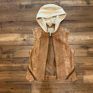 BKE Vest with detachable hood